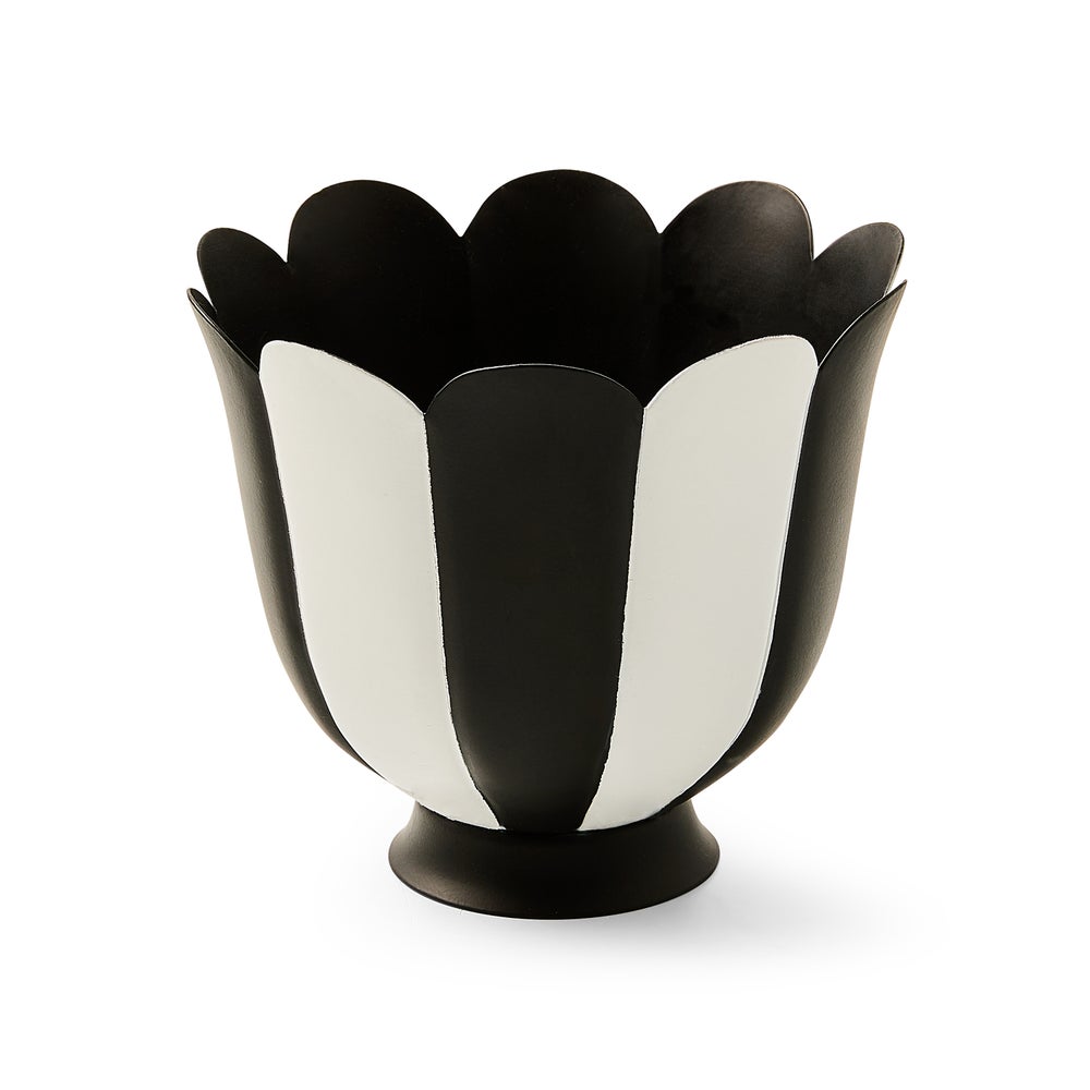 Scalloped Flower Pot