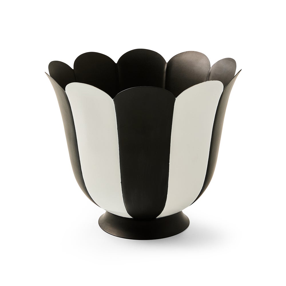 Scalloped Flower Pot