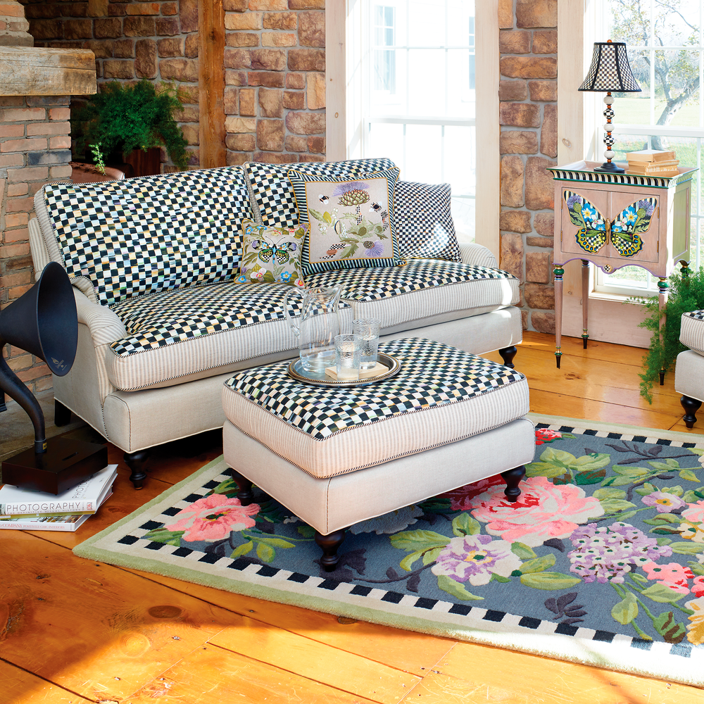 Tudor Rose 5' x 8' Rug