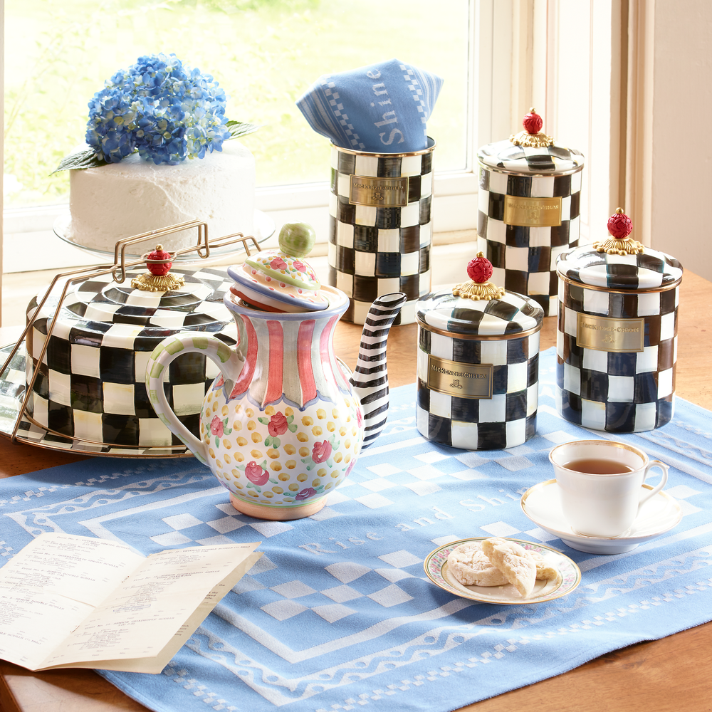 Enamel Cake Carrier